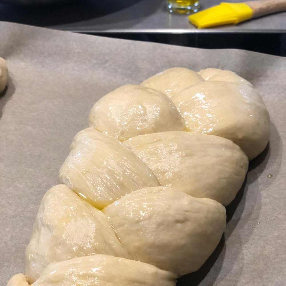 Osterzopf mit Schwedischem Bratöl ungebacken